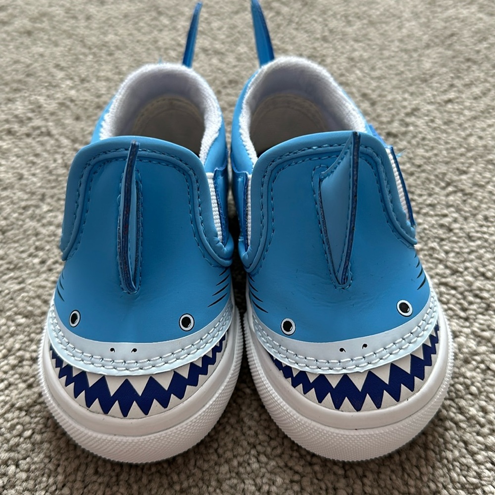 NWOT VANs shark toddler shoes